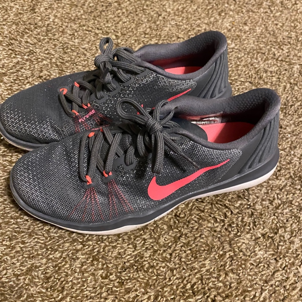 Women’s running shoes